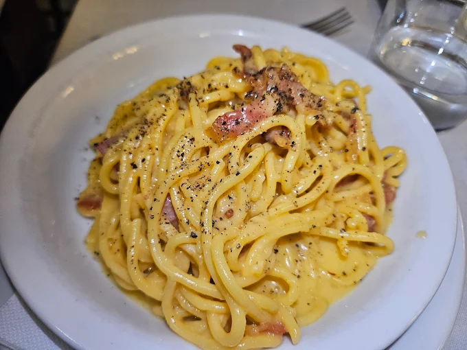 Pasta carbonara cremosa de La Nonna